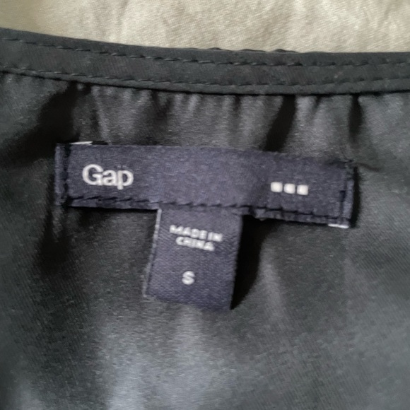 GAP ruffled blouse / size S - Picture 5 of 8